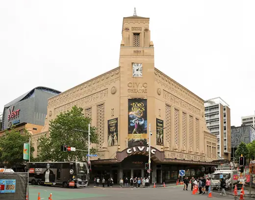 Photo 2: Exterior