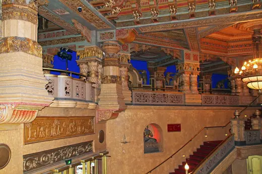 Photo 6: Interior
