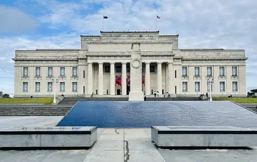 Photo 2: Exterior