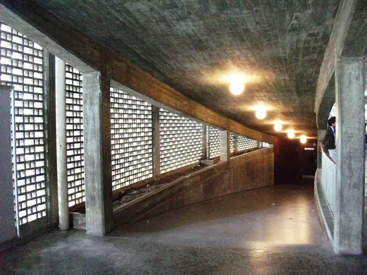 Photo 6: Interior · Universidad Central de Venezuela