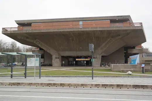 Photo 2: Exterior · De Aula van de TU Delft