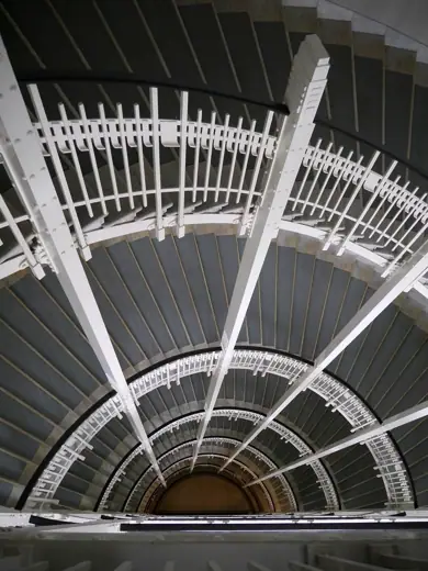 Photo 5: Interior
