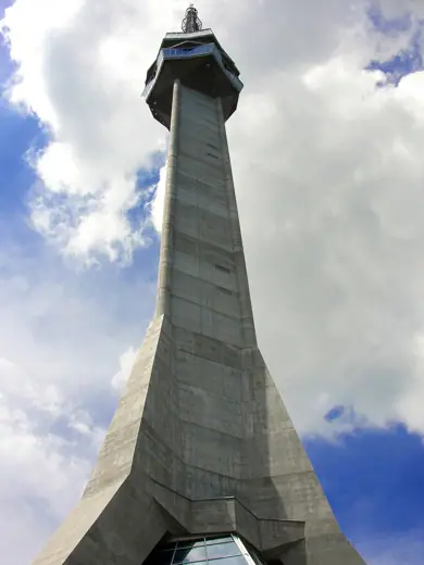 Photo 1: Exterior