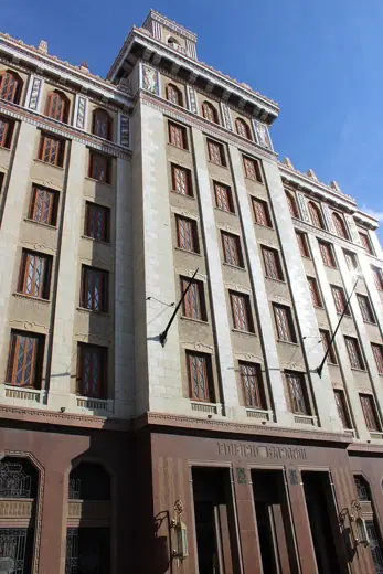 Photo 4: Exterior · Edificio Bacardí La Habana, Cuba