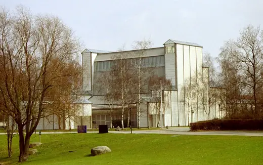 Photo 4: Exterior · Kirche in Bagsværd gestaltet von Jørn Utzon