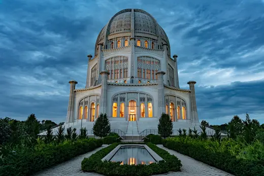 Photo 3: Exterior