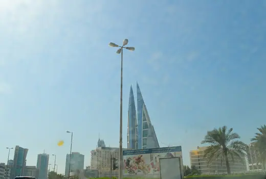 Photo 2: Exterior