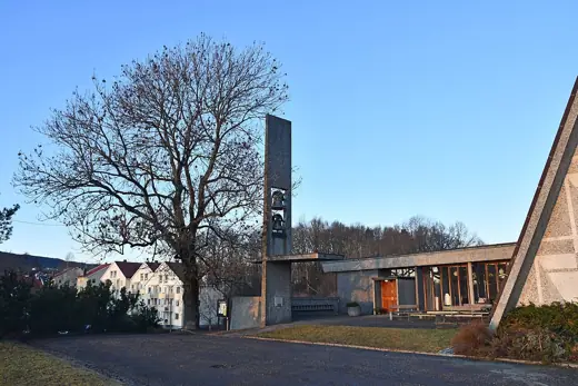 Photo 4: Exterior