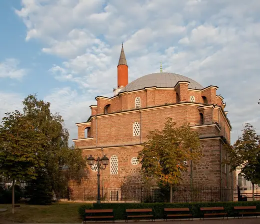 Photo 2: Exterior