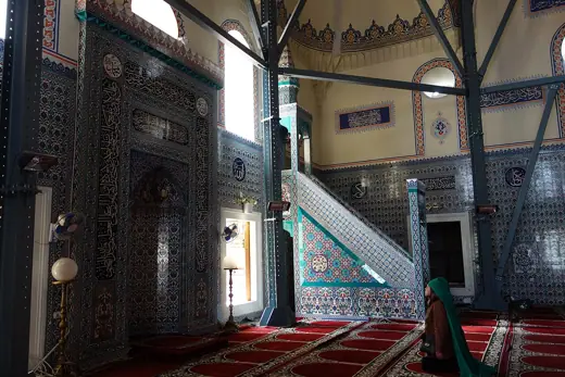 Photo 5: Interior