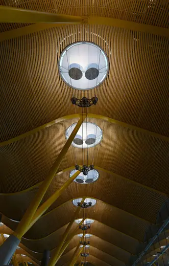 Photo 5: Interior · AIrport of Barajas, Terminal 4, Madrid