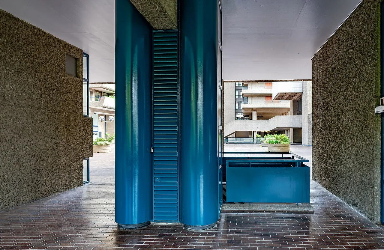 Barbican Estate: Detail · London: BARBICAN, Defoe House, Defoe House City of London
