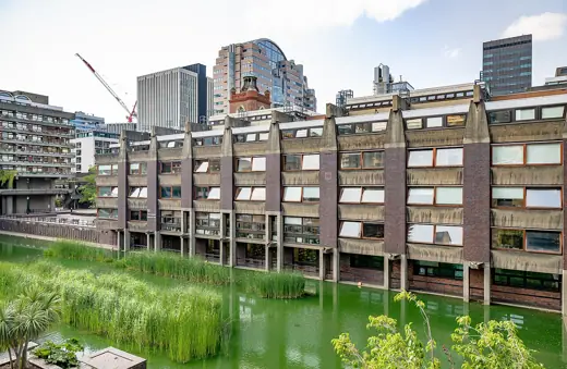 Photo 2: Exterior · London: BARBICAN, City of London School for girls City of London