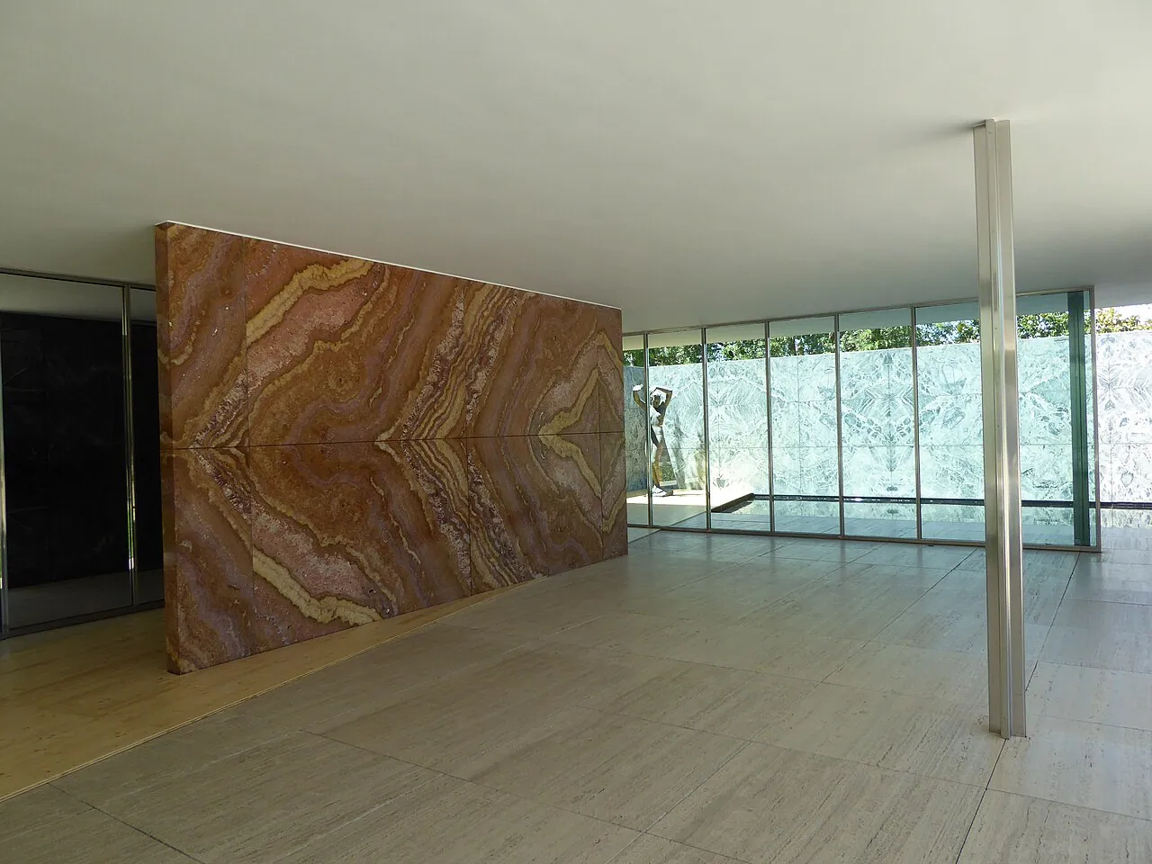 Barcelona Pavilion: Interior · Barcelona-Pavillon, Barcelona, Catalonia, July 2014