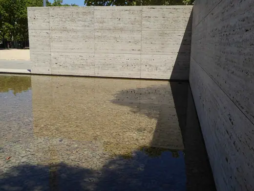 Photo 7: Detail · Reflecting pool, Barcelona-Pavillon, Barcelona, Catalonia, July 2014