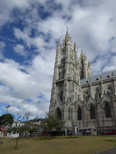 Photo 3: Exterior