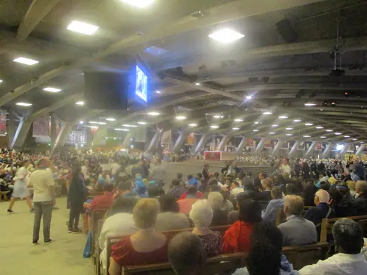 Photo 5: Interior · Messe à la basilique souterraine de Lourdes