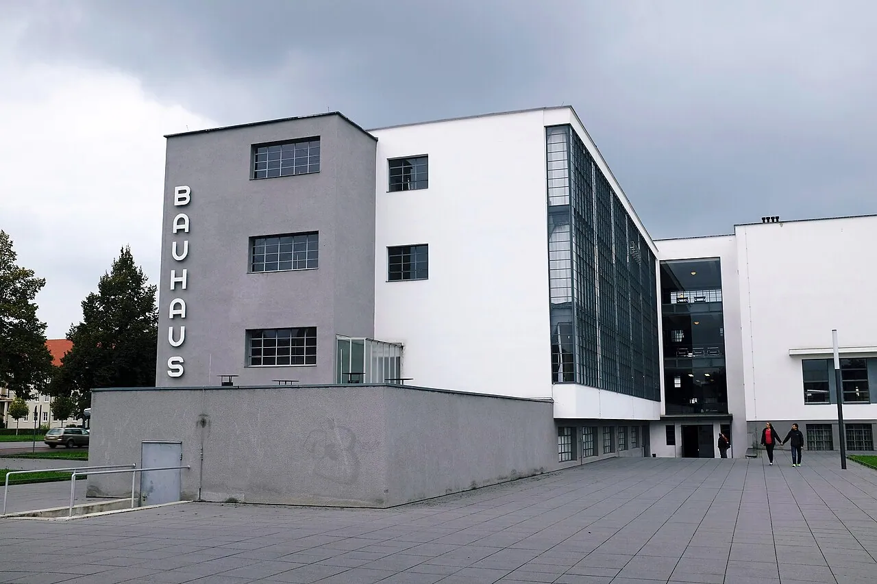 Bauhaus Dessau: Exterior · Dessau-Bauhaus