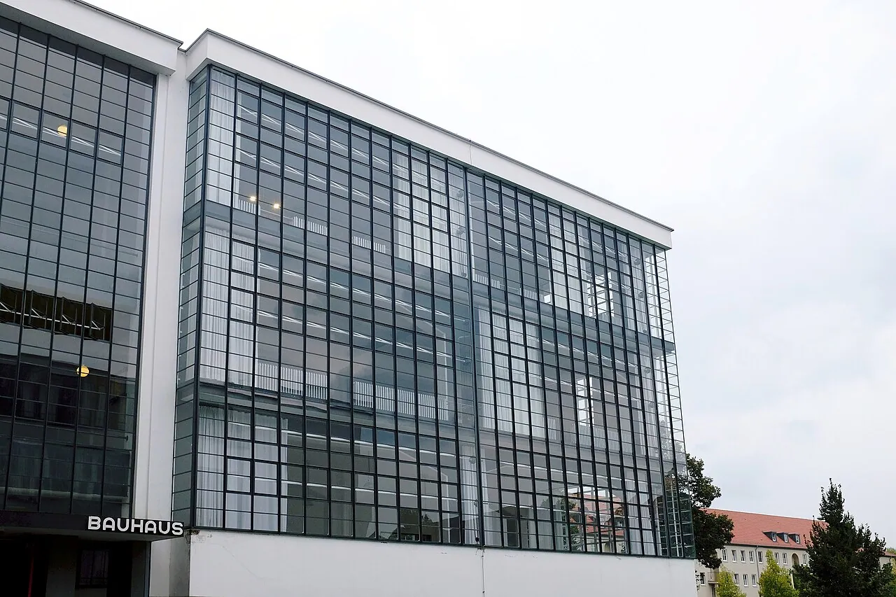 Bauhaus Dessau: Exterior · Dessau-Bauhaus