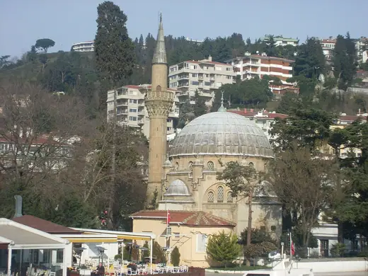 Photo 1: Exterior