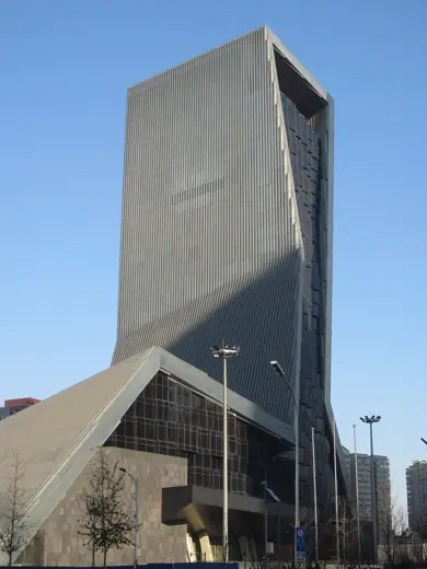 Photo 1: Exterior