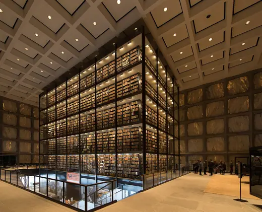 Photo 5: Interior · Innenansicht der Beinecke Rare Book Bibliothek