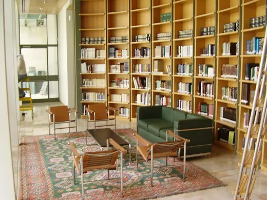 Photo 2: Interior