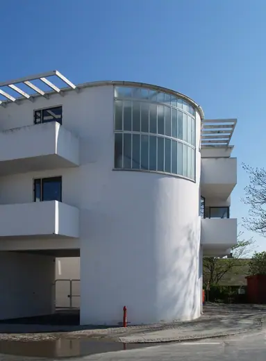 Photo 5: Interior · stairwell exterior, bellavista housing, klampenborg, 1931-1934