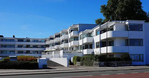 Photo 4: Exterior · Bellavista in Klampenborg - architect: Arne Jacobsen