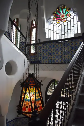 Photo 6: Detail · Escalera