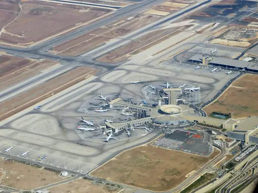 Photo 1: Context · Overflying Ben Gurion Airport