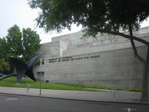 Photo 3: Exterior