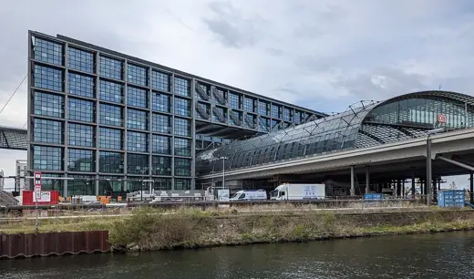 Photo 2: Exterior · Spree in Berlin