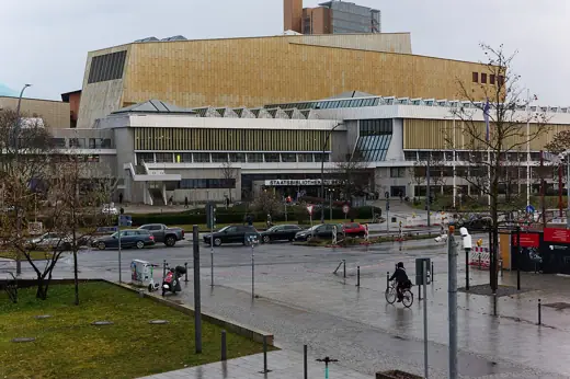 Photo 2: Exterior · Staatsbibliothek zu Berlin - Haus Potsdamer Straße in Berlin-Tiergarten