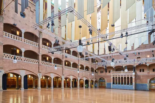 Photo 5: Interior · The main hall where the Amsterdam Insurance Exchange took place