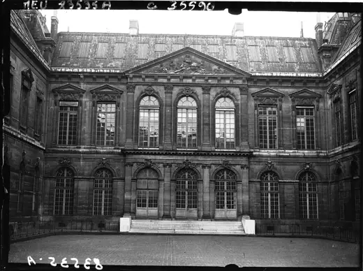 Photo 3: Exterior