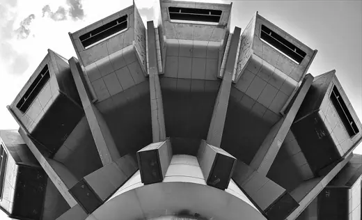 Photo 3: Exterior · Berlin-Steglitz, so-called "Bierpinsel"