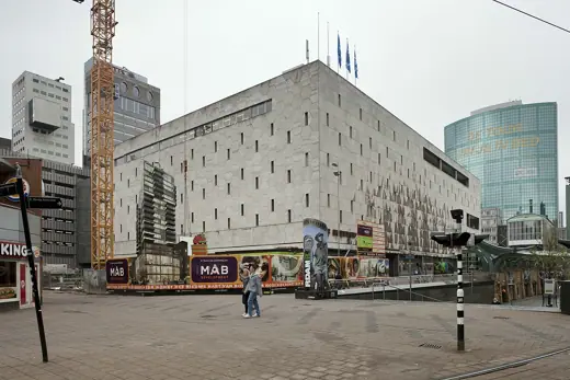 Photo 2: Exterior