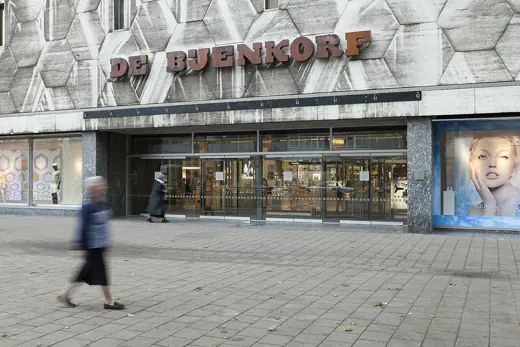 Photo 3: Exterior
