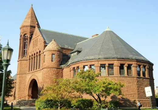 Photo 3: Exterior