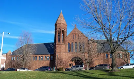 Photo 4: Exterior · Billings Library on the campus of the University of Vermont in Burlington, Vermont, USA