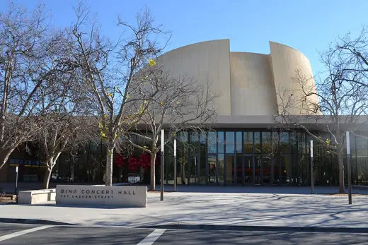 Photo 1: Exterior
