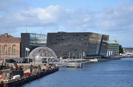 Photo 2: Exterior · The Black Diamond (Royal Library), Copenhagen, Denmark