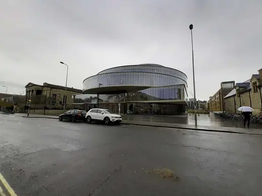 Photo 6: Context · The Blavatnik School of Government on Walton Street