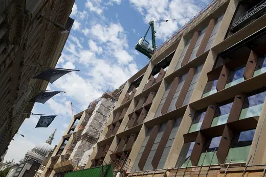 Photo 4: Exterior · Foster + Partners I quite like this