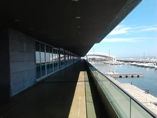 Photo 3: Exterior