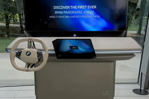 Photo 4: Interior · BMW Panoramic iDrive at BMW World Munich 2025