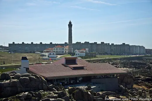Photo 2: Exterior