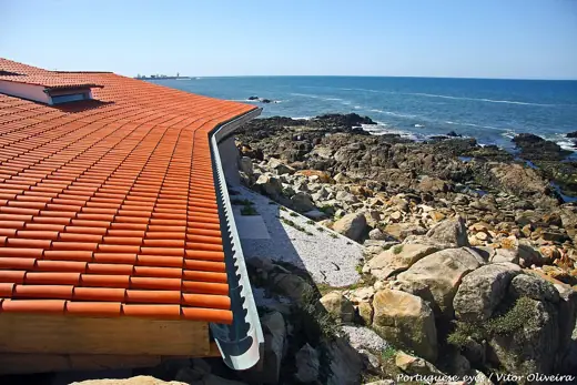 Photo 3: Exterior