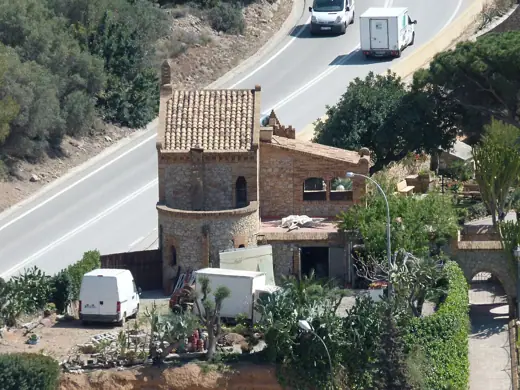 Photo 3: Exterior · Celler Güell